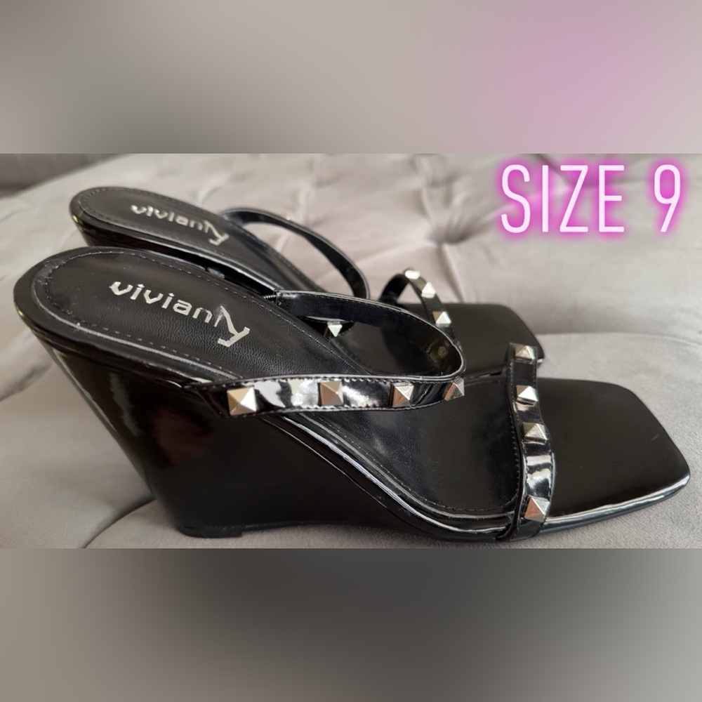 Cute black wedges!